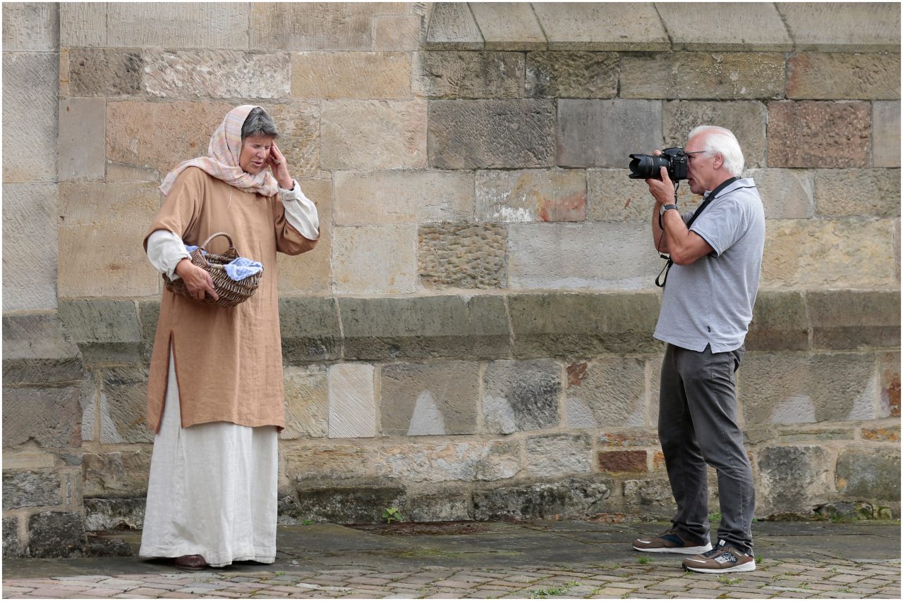 Hi Stadtführerin_13_17B7435 Hi am Dom W.B.